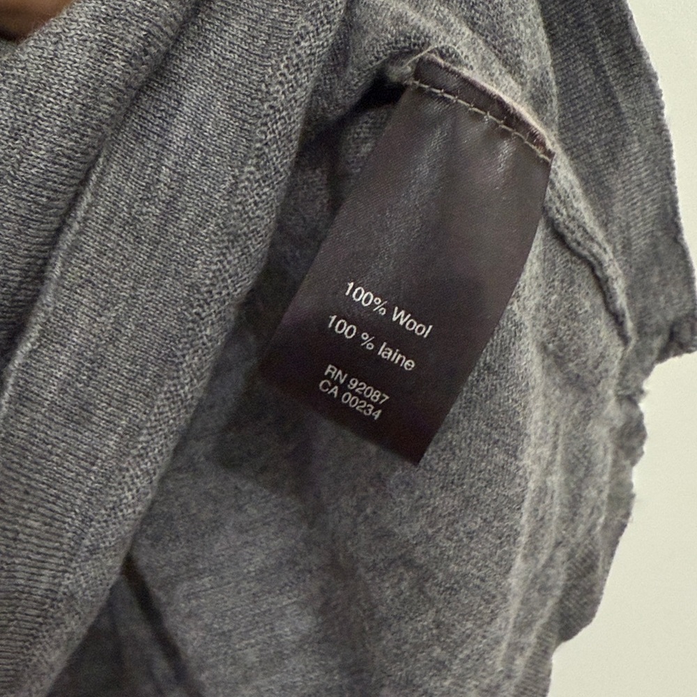 Saks Fifth Avenue Charcoal Polo 100% Wool, 100% Laine LIKE NEW - Picture 3 of 6